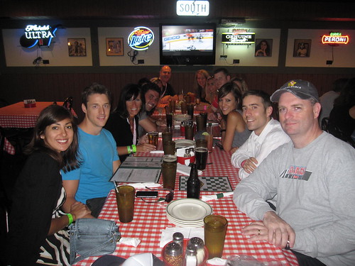 Team Affiliate Marketers Give Back at Gino's East